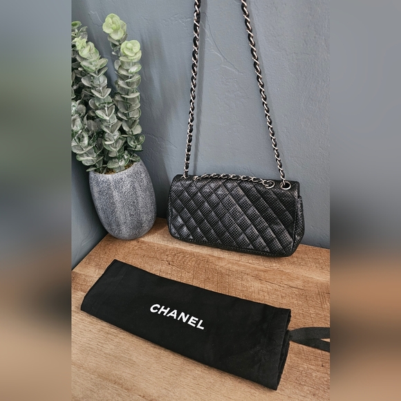 CHANEL East West Lambskin Quilted Bag - Picture 3 of 11